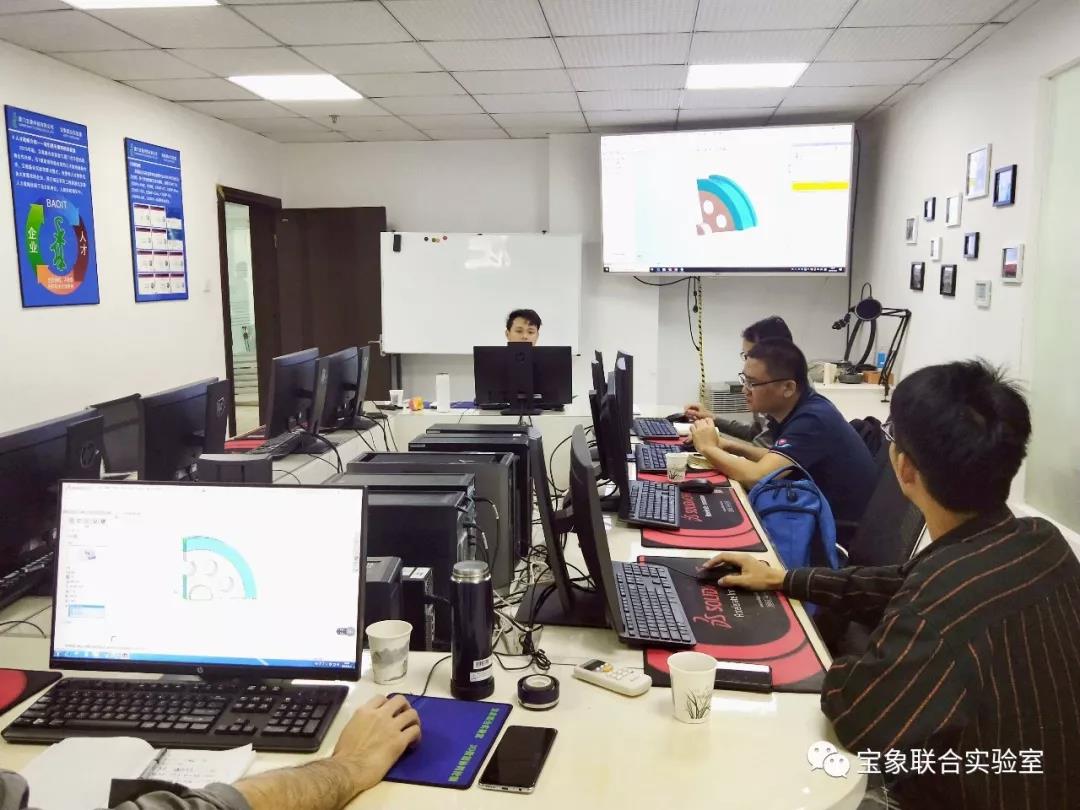 Simulation��ѵح��������ʵ��������������ѵ��Բ���������ڴ��´���������