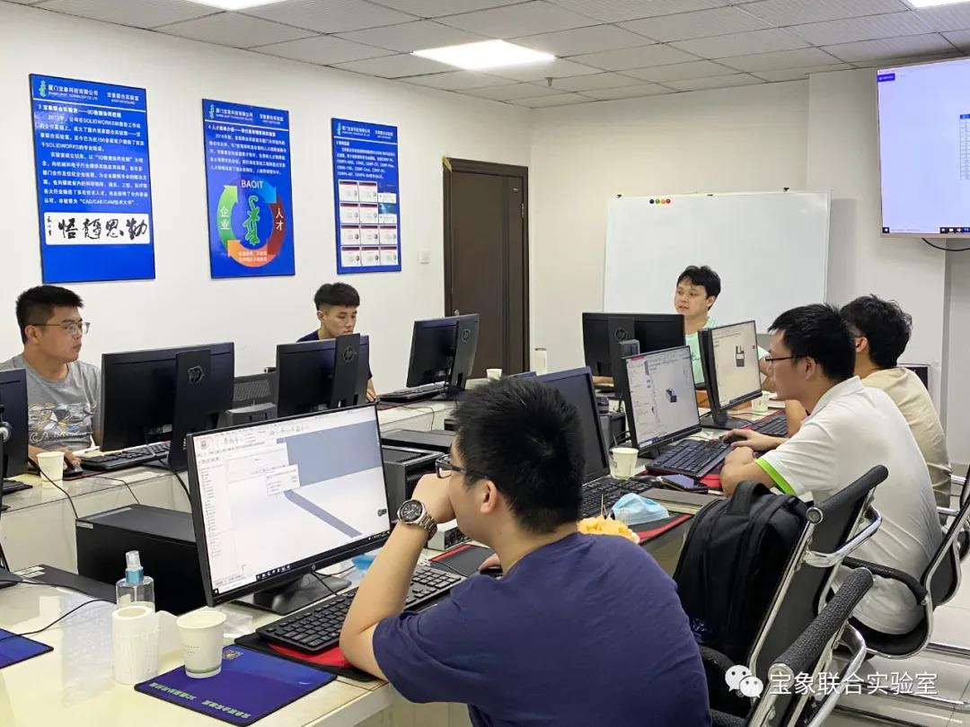 ������á����ڡ����ƻ���ѵ�ࡿ�¿��ˣ�